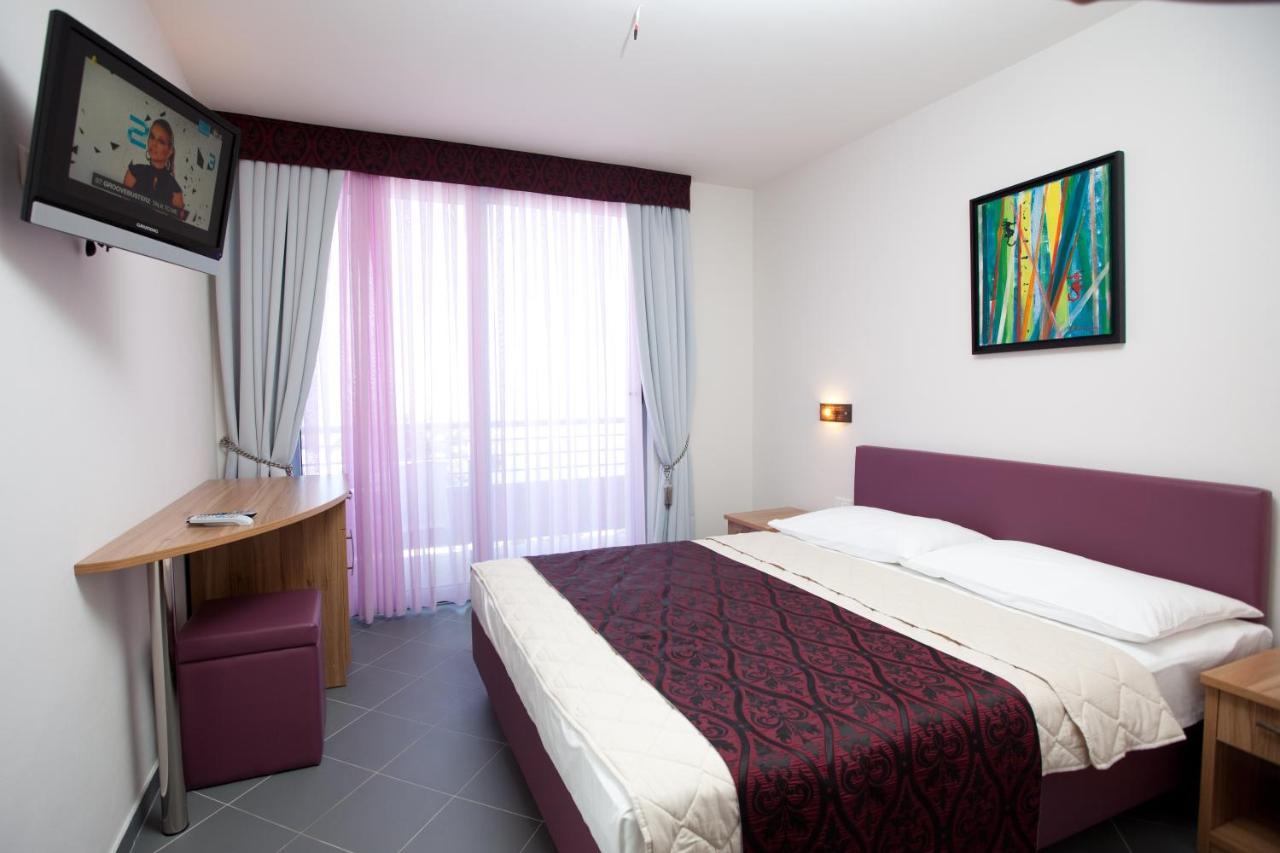 Hotel Sirena 伯德古拉 外观 照片