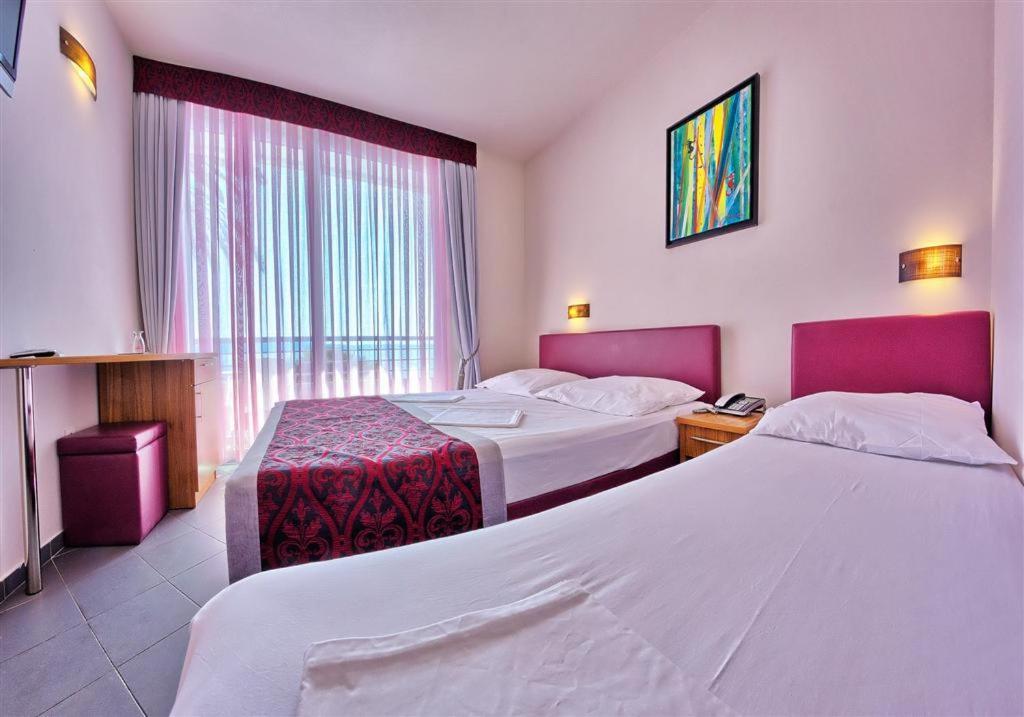 Hotel Sirena 伯德古拉 外观 照片