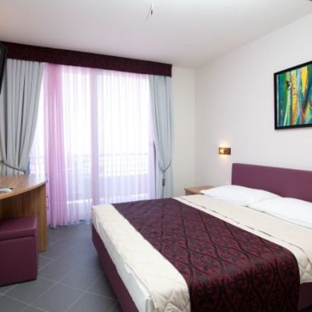 Hotel Sirena 伯德古拉 外观 照片