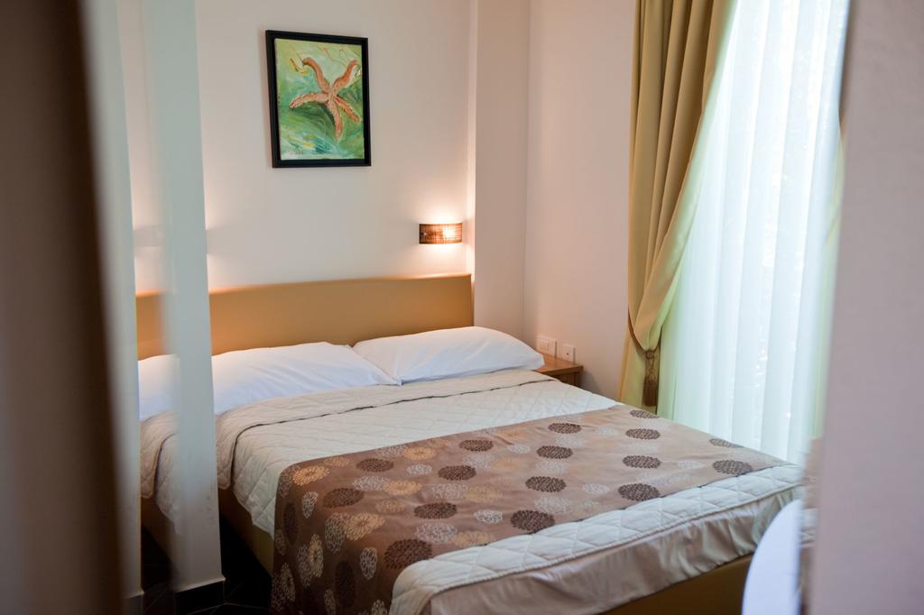 Hotel Sirena 伯德古拉 外观 照片