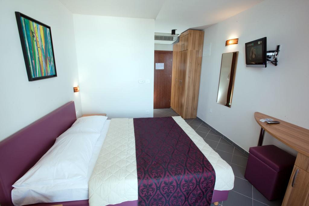 Hotel Sirena 伯德古拉 外观 照片